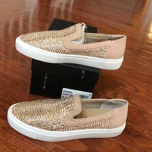 Steve Madden rose gold slide ons. NEVER WORN!
